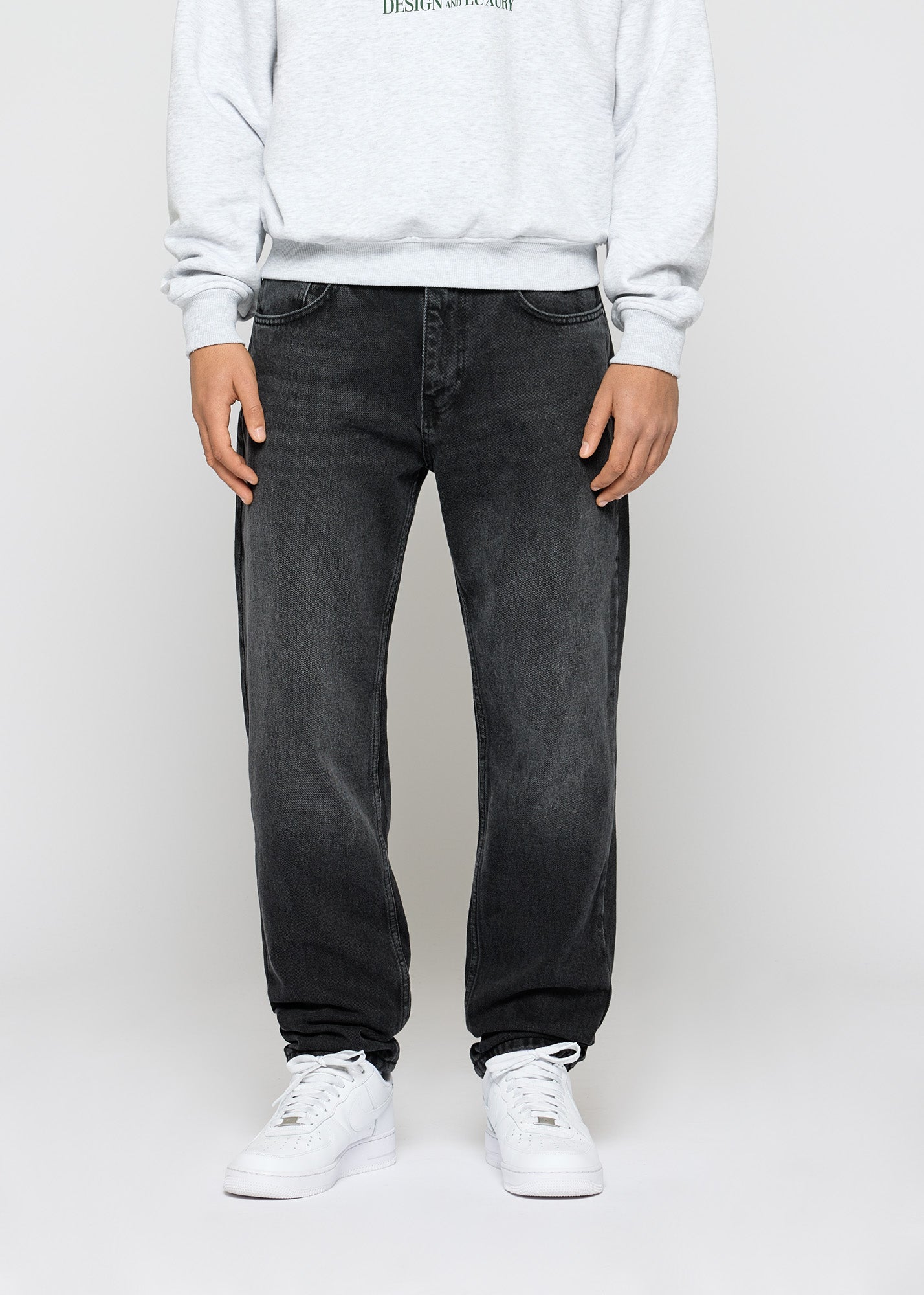 Basic Carrot Fit Jeans