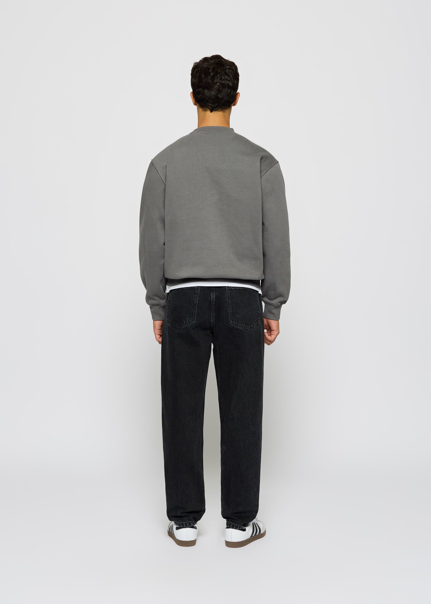 Tapered fit jeans