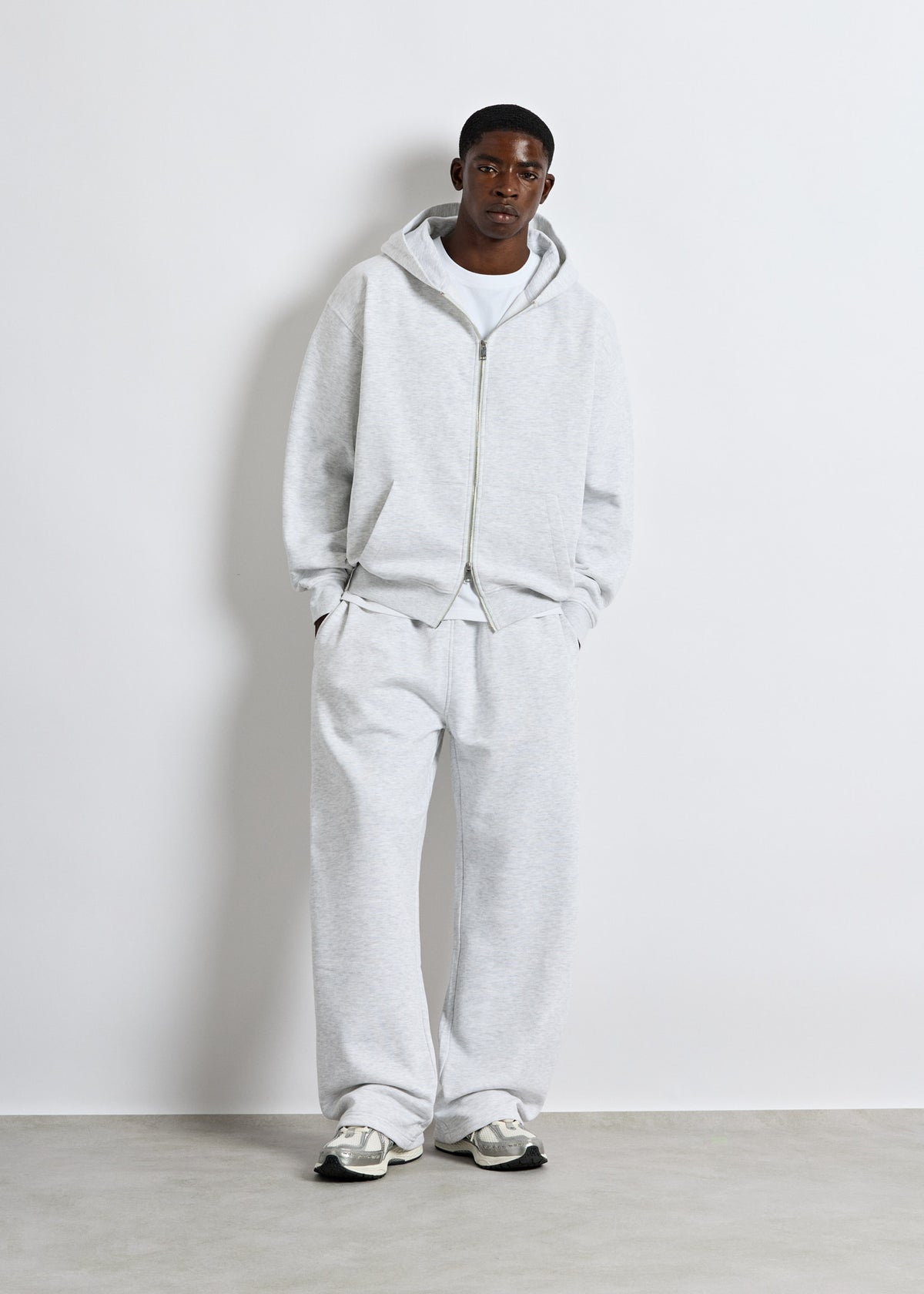 Basic zip hoodie