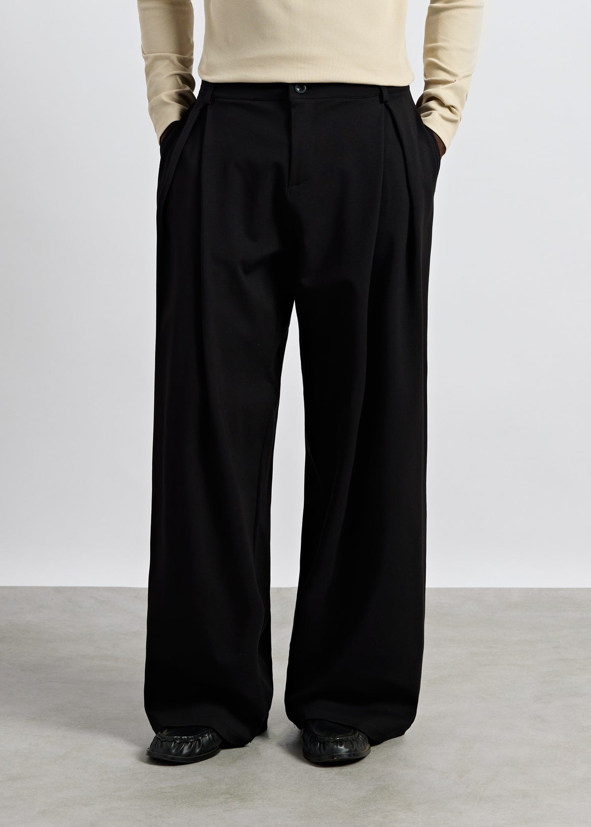 Pleated Tailored Pants