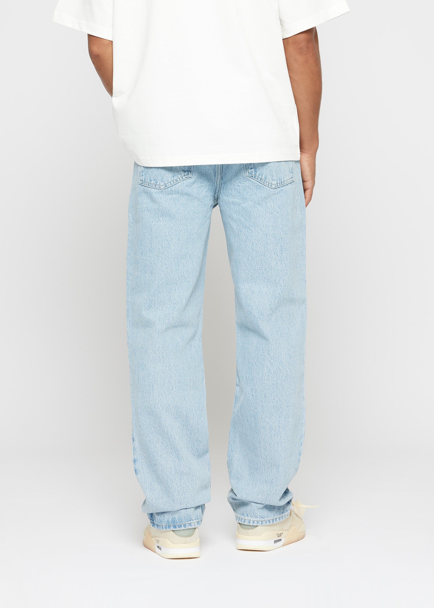 Basic straight jeans