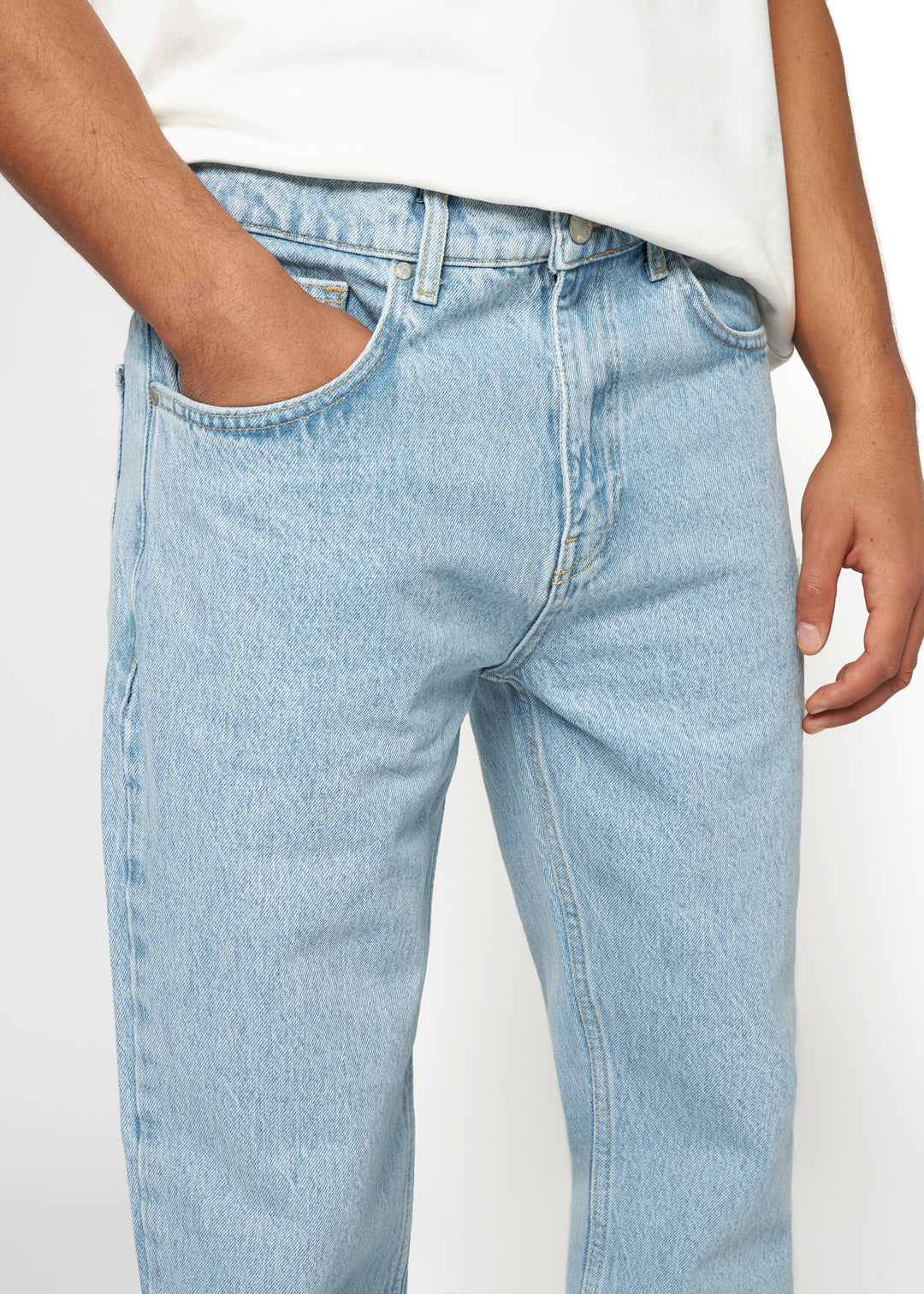 Basic straight jeans