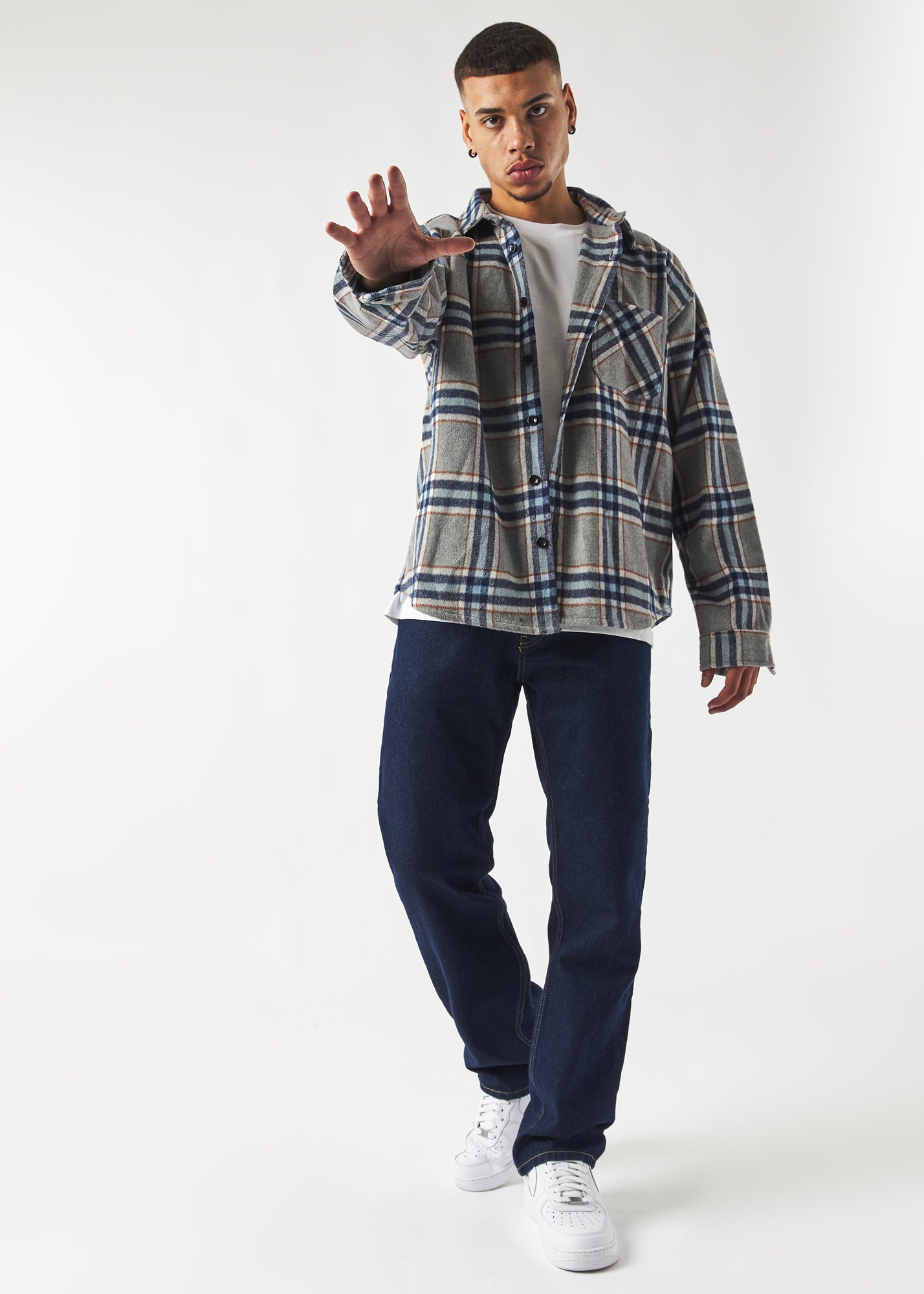 STRAIGHT FIT