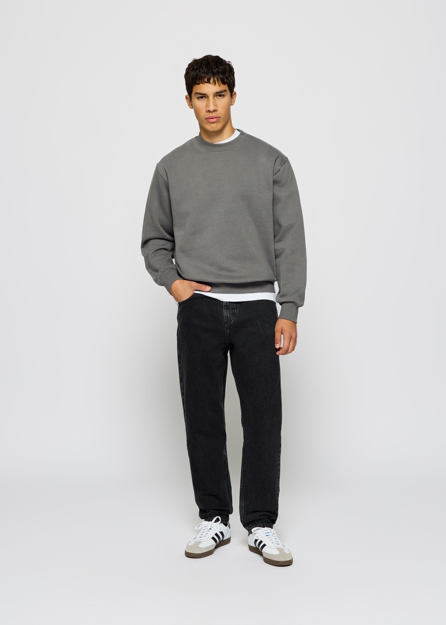 Tapered fit jeans