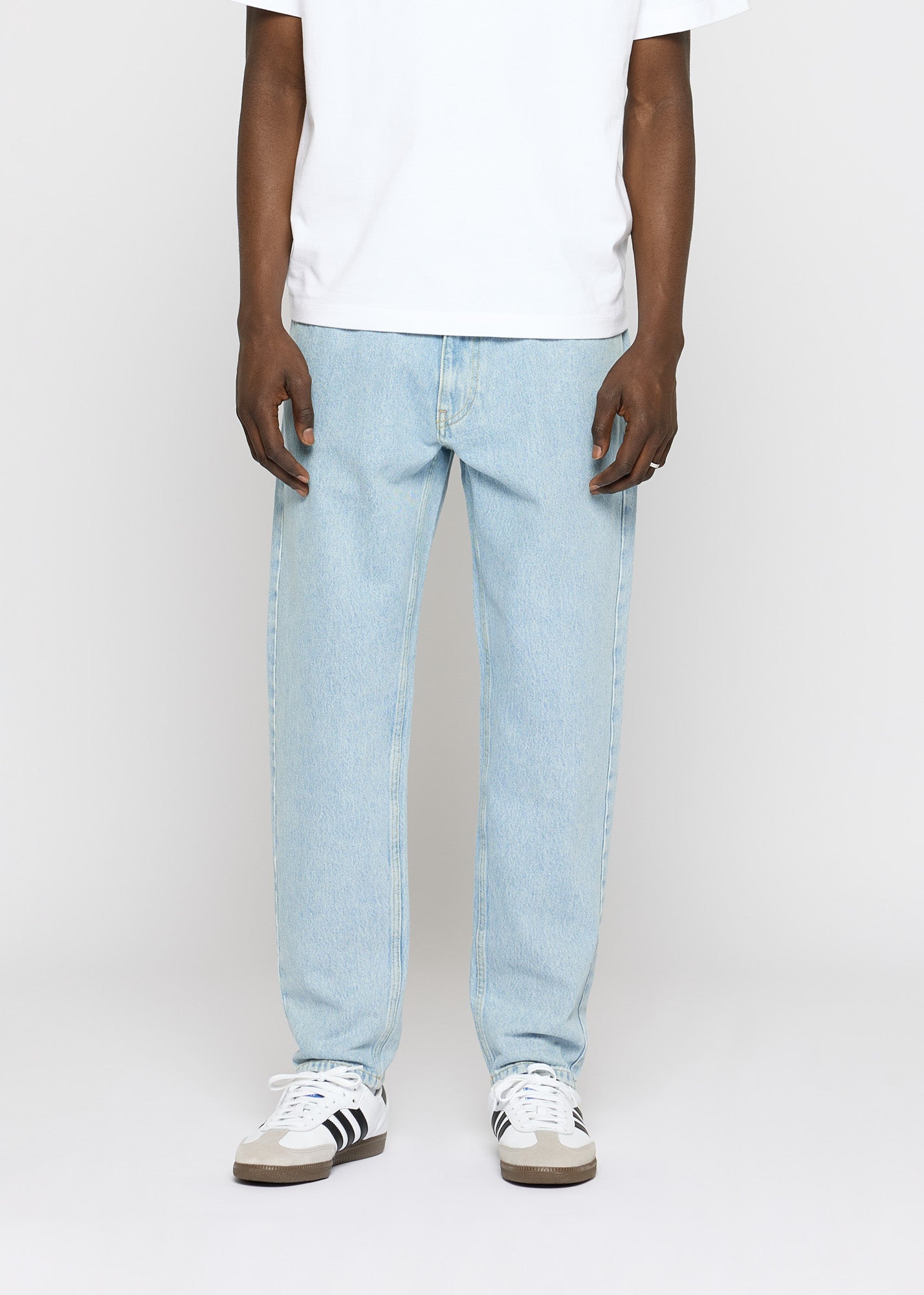 Tapered fit jeans