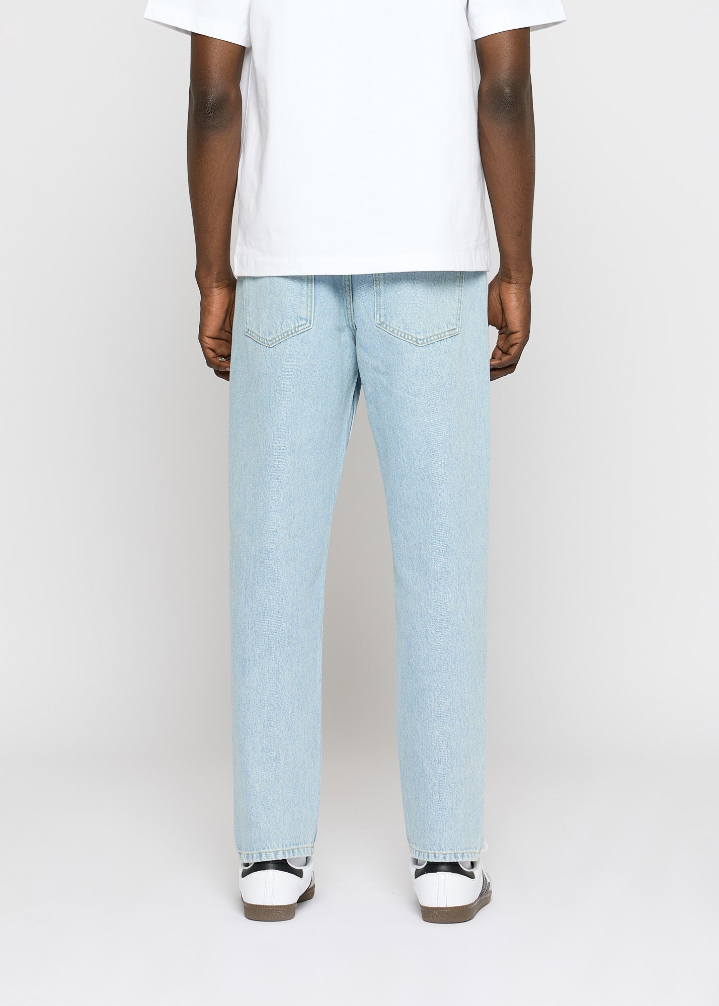 Tapered fit jeans