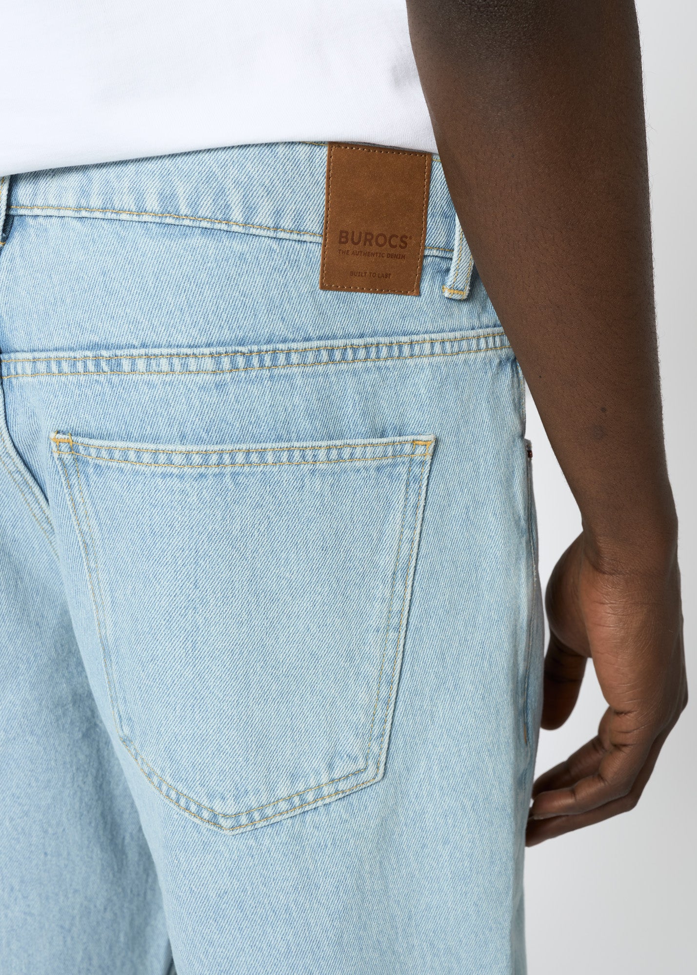 Tapered fit jeans