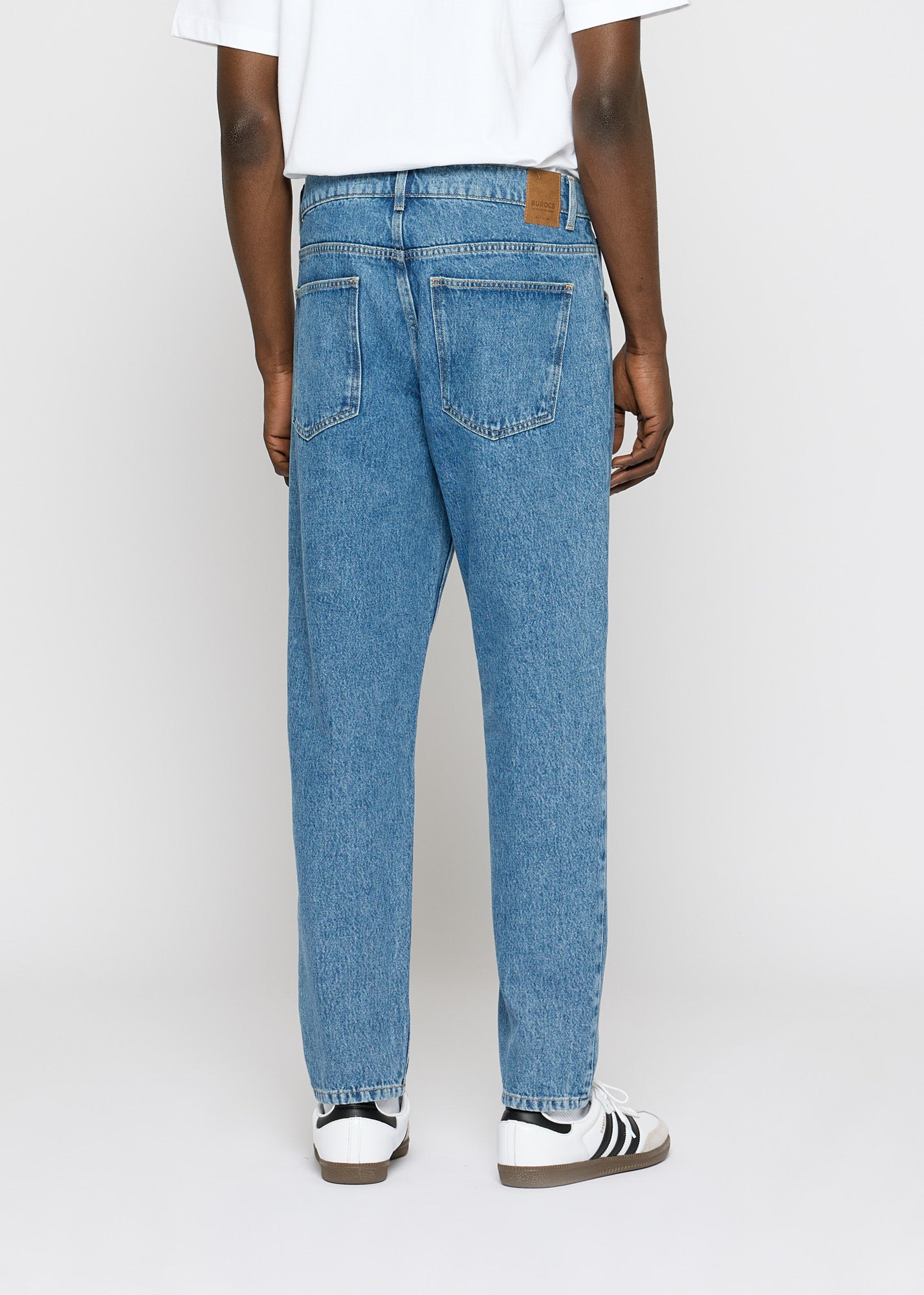 Toelopende jeans