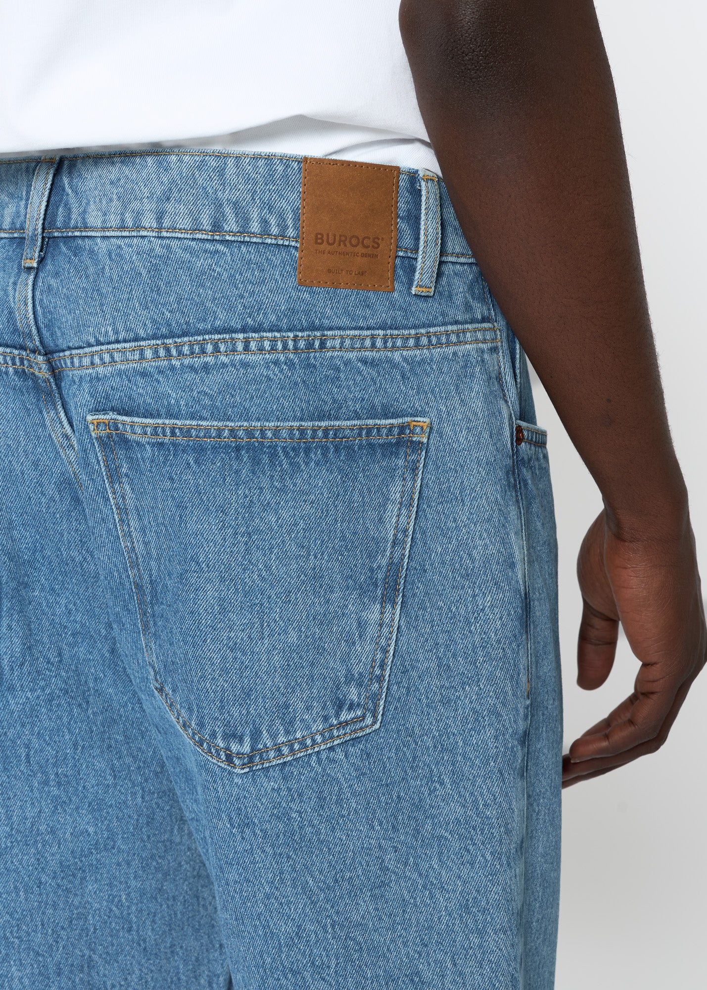 Toelopende jeans