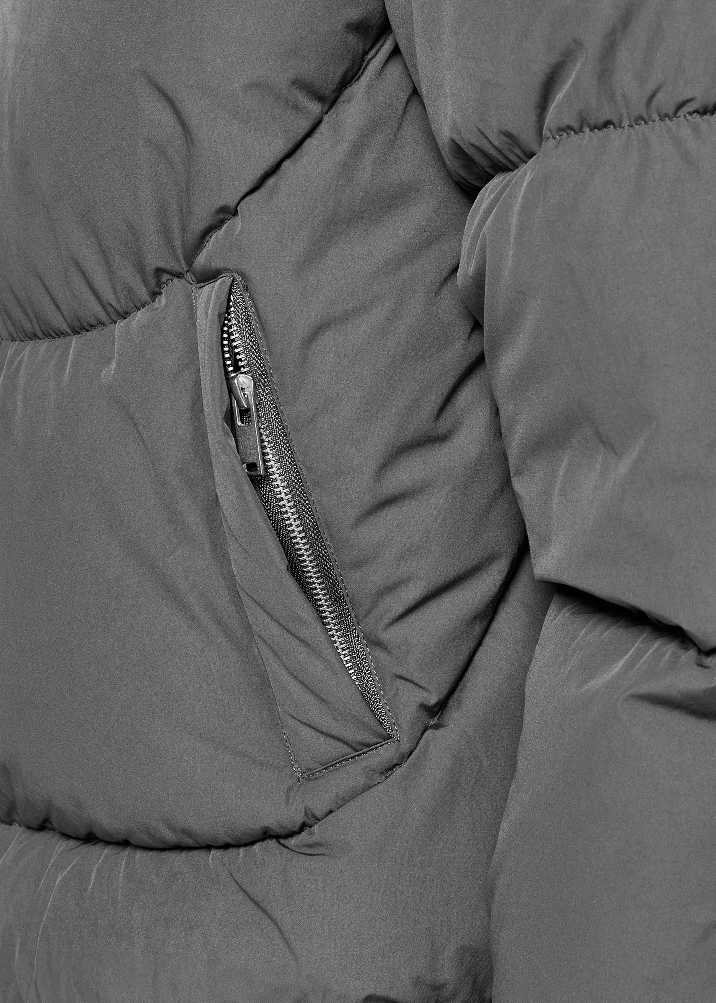 Matte nylon pufferjack