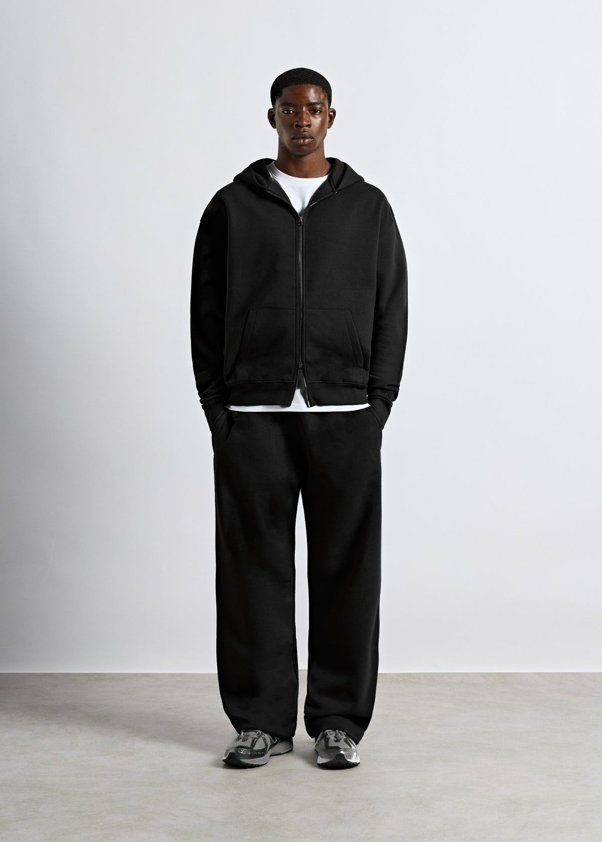 Basic zip hoodie
