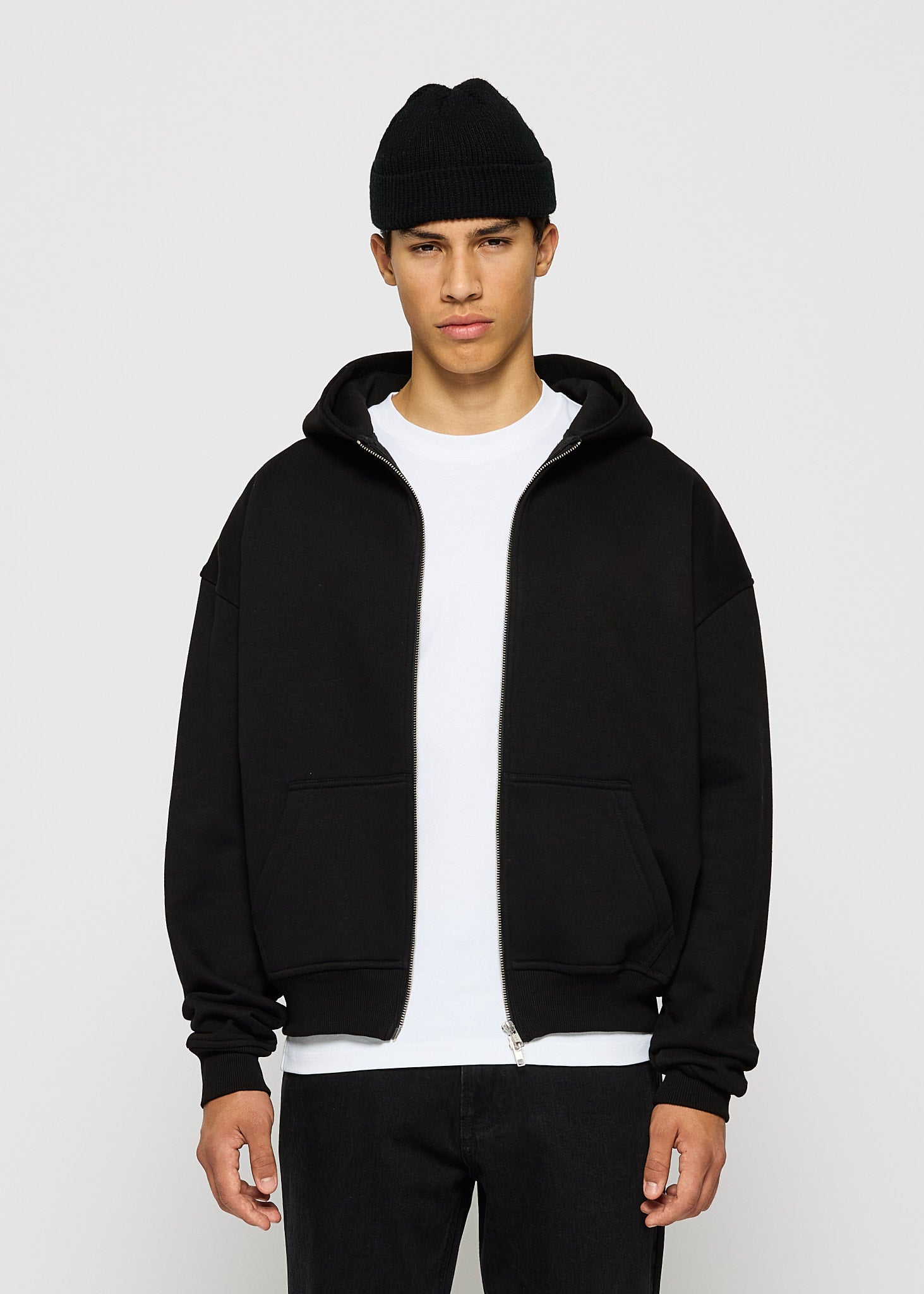 Basic zip hoodie