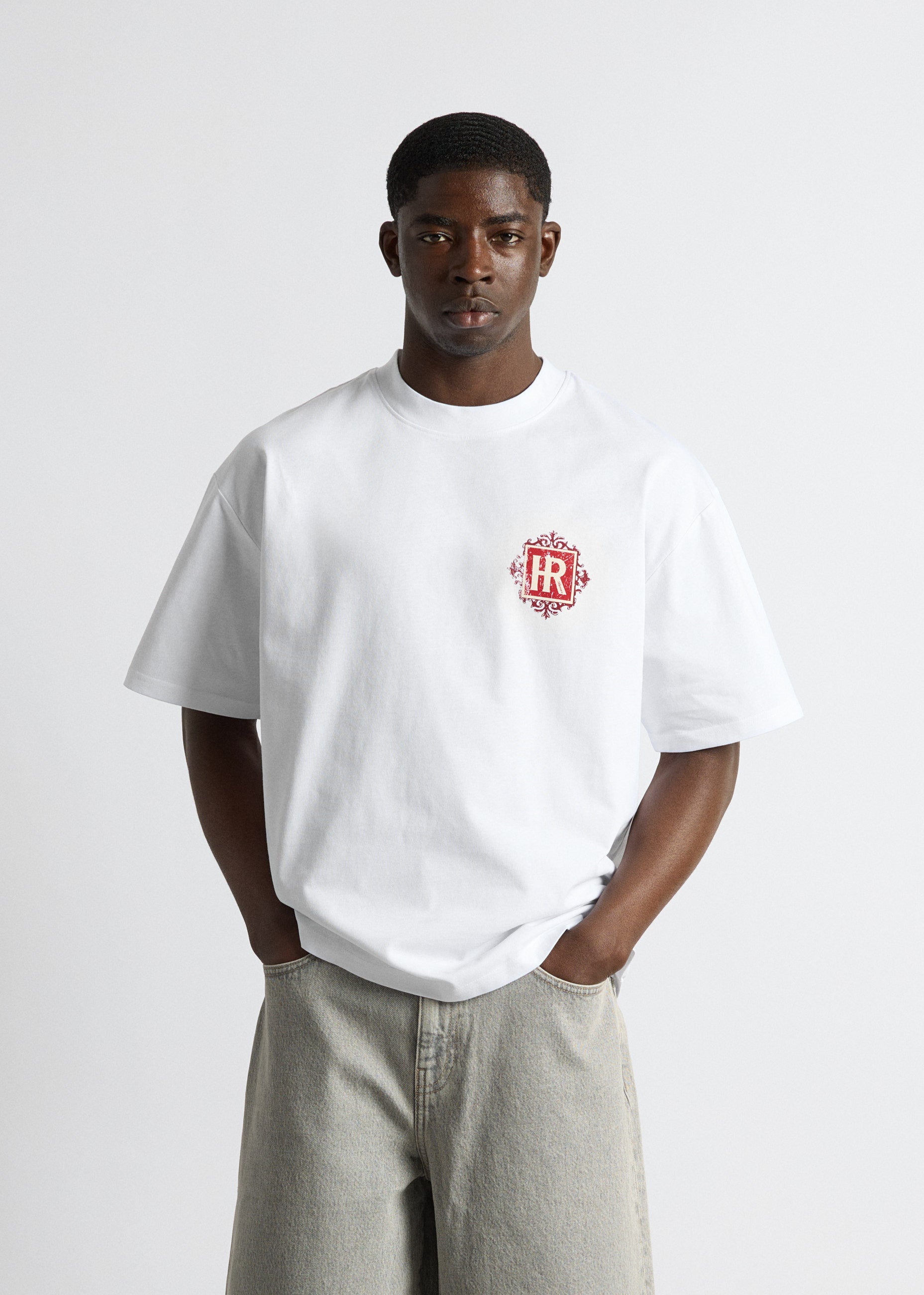 Oversize T-Shirt Hotel Emblem